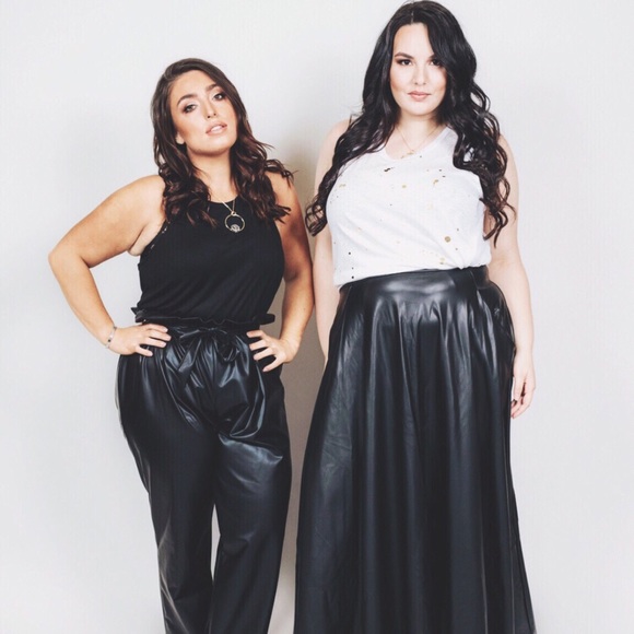 Plus Size Faux Leather Maxi Skirt - Picture 7 of 7